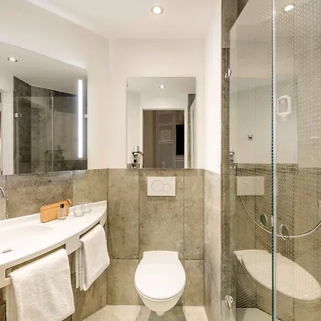 Hotel Ibis München Messe 3*