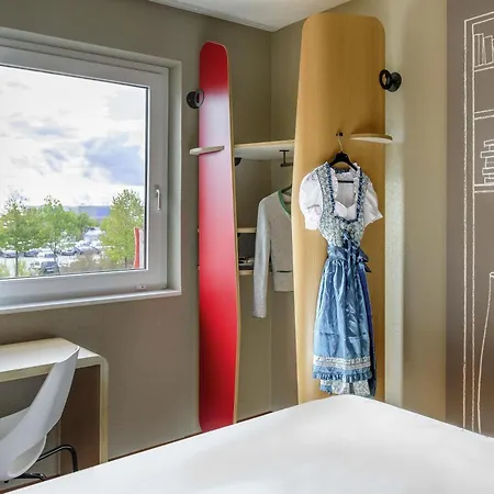 Ibis Muenchen Messe מלון