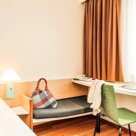 Ibis Muenchen Messe פלדקירכן