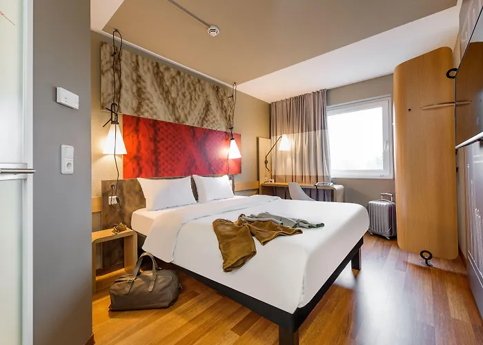 Ibis Muenchen Messe 3* フェルトキルヘン