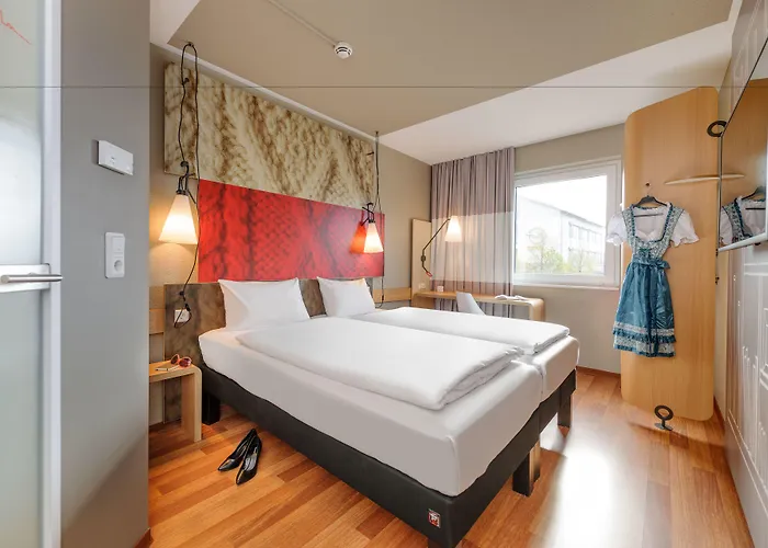 Ibis Muenchen Messe 3* フェルトキルヘン